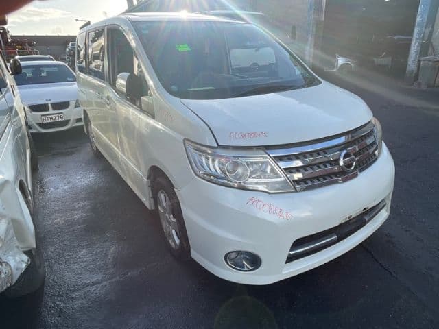 nissan_serena